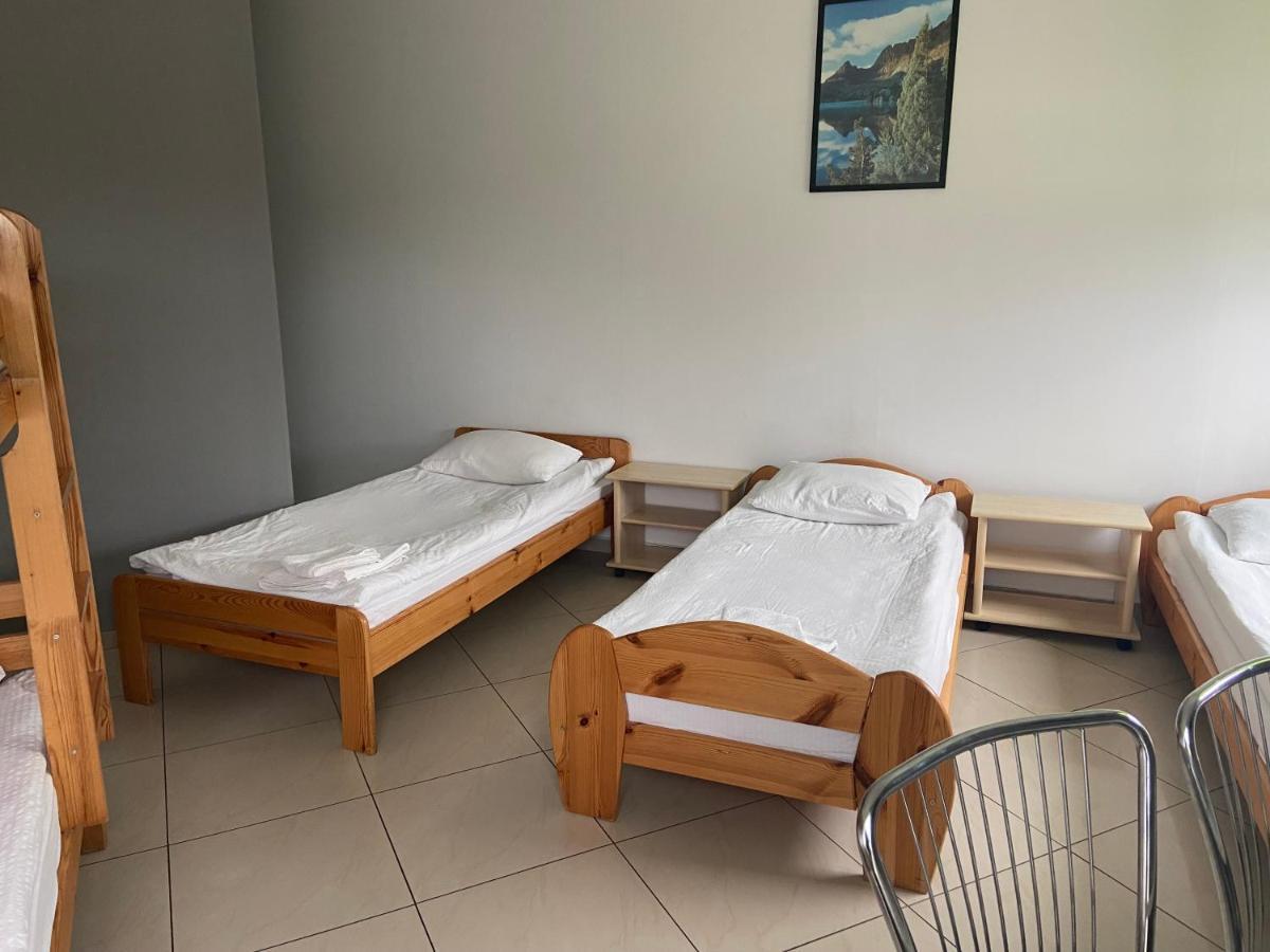 Hotel Zolta Walizka Gosciniec à Podrzewie Extérieur photo