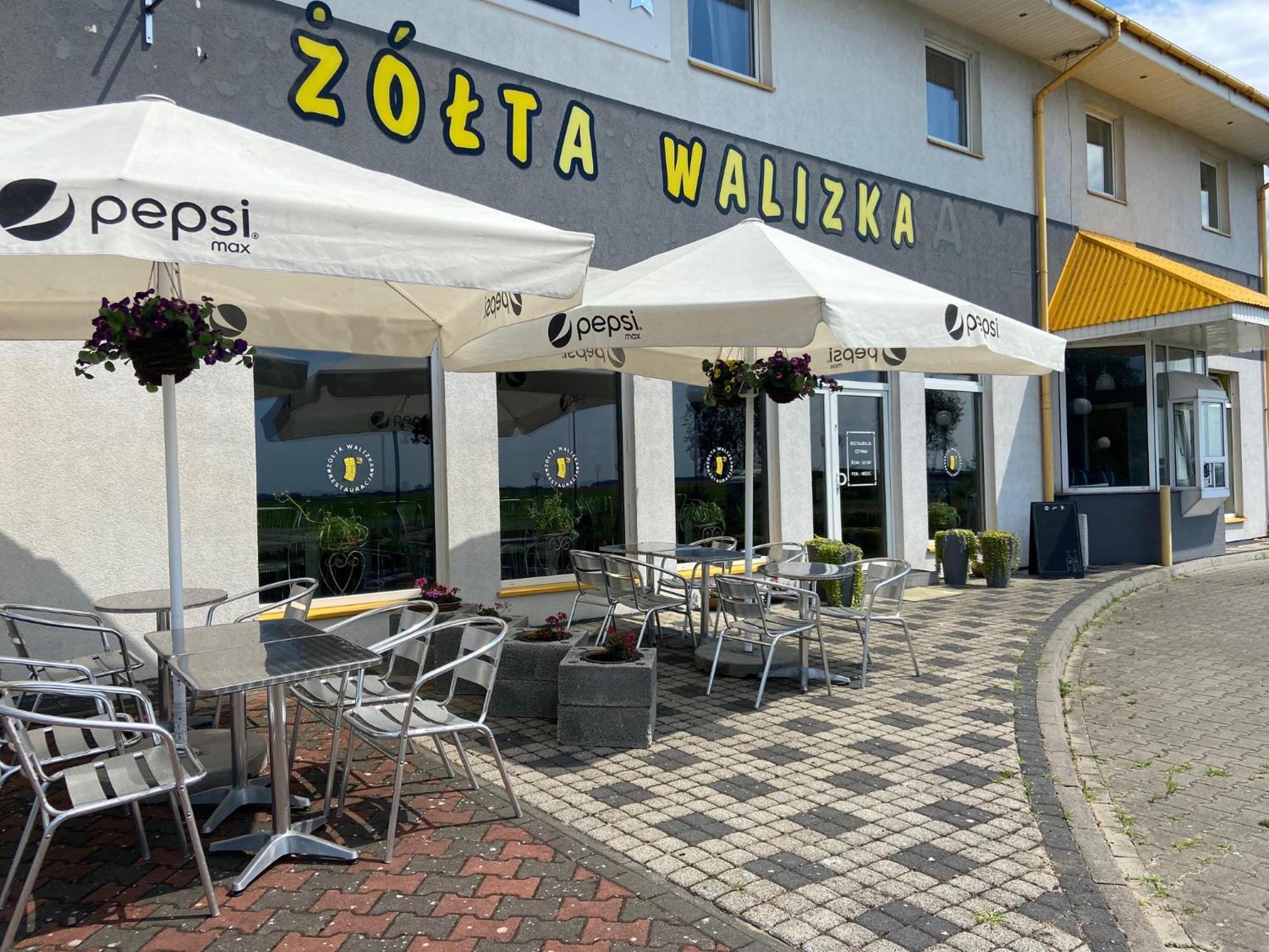 Hotel Zolta Walizka Gosciniec à Podrzewie Extérieur photo